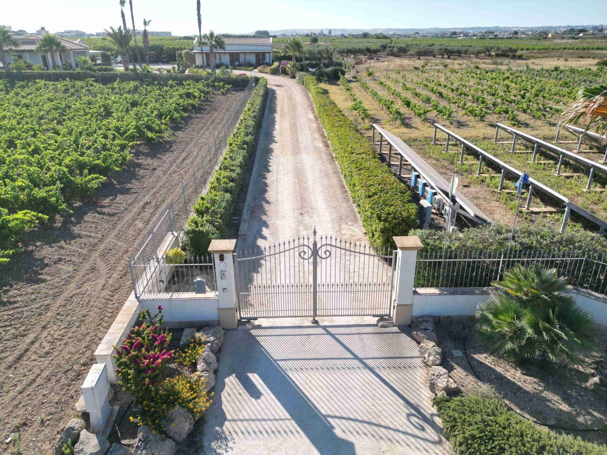 בירג'י וקי Borgo Della Luna מראה חיצוני תמונה